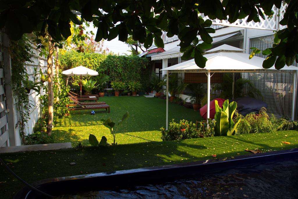 Barefeet Naturist Resort Bangkok Exterior foto
