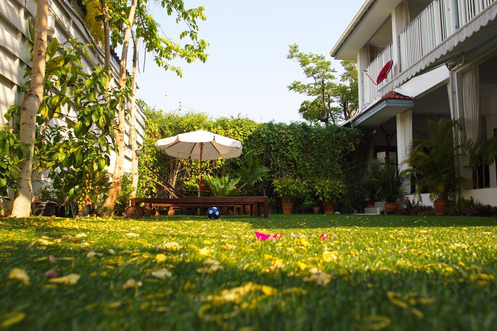 Barefeet Naturist Resort Bangkok Exterior foto