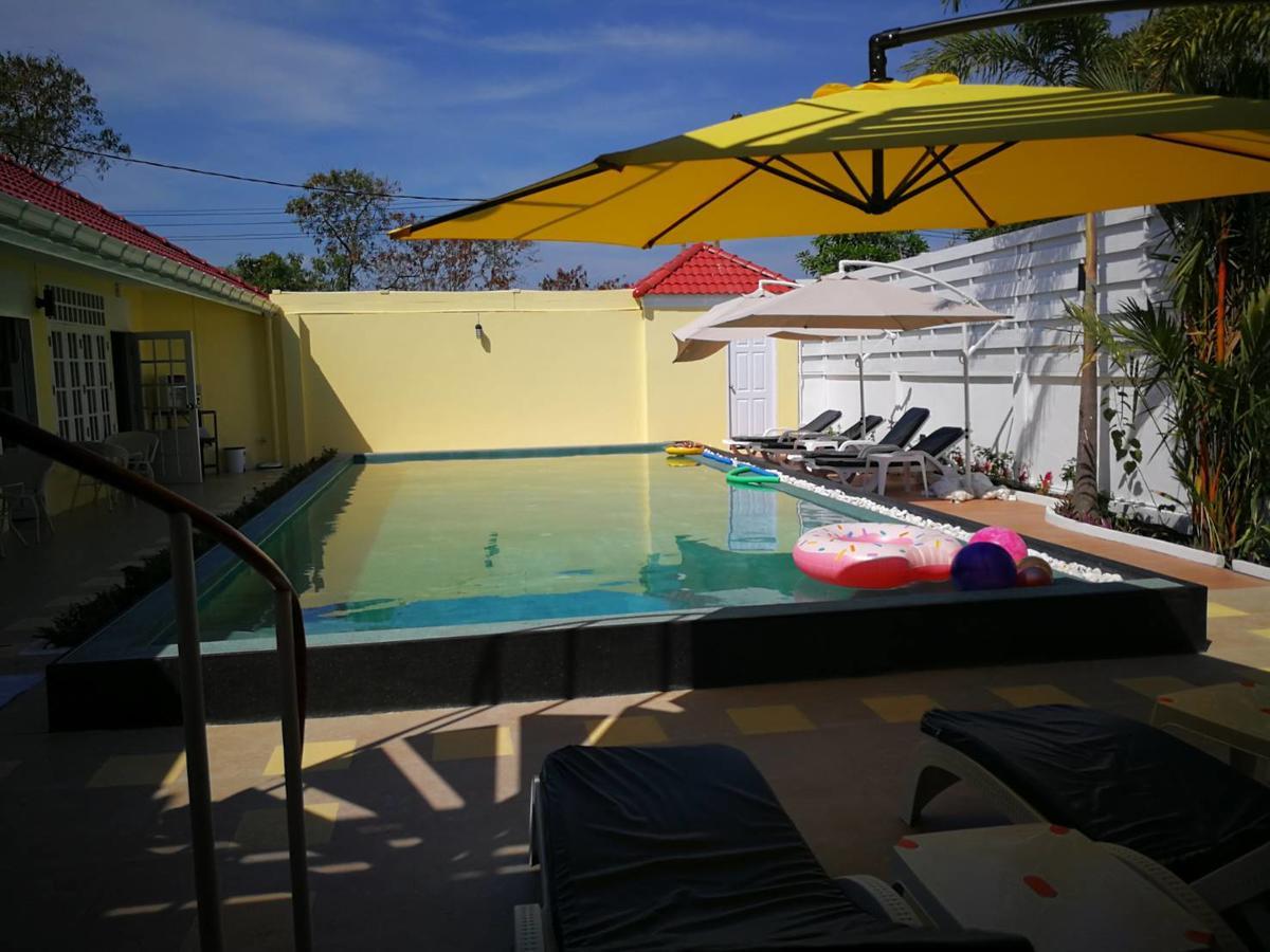 Barefeet Naturist Resort Bangkok Exterior foto