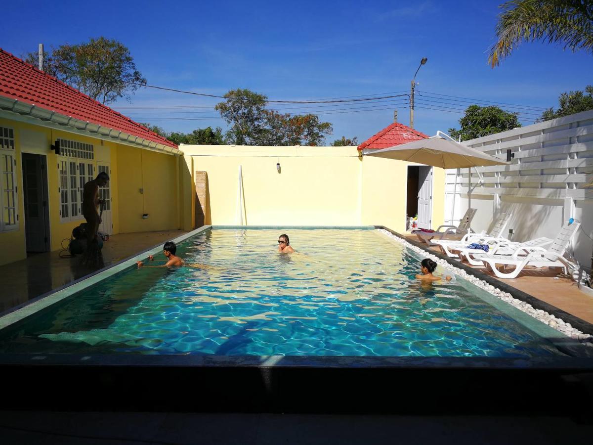 Barefeet Naturist Resort Bangkok Exterior foto