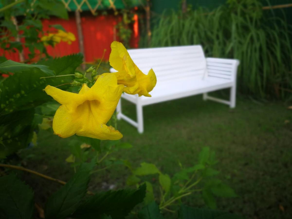 Barefeet Naturist Resort Bangkok Exterior foto