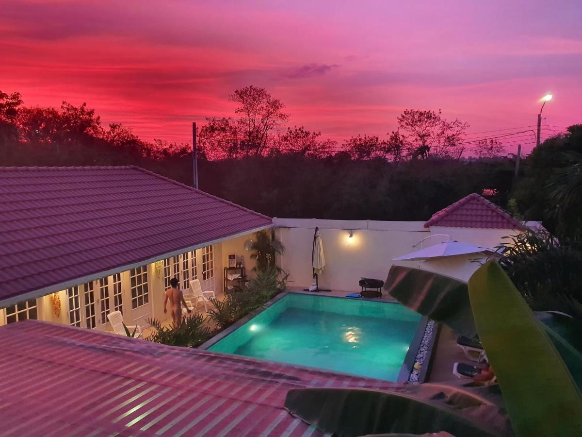 Barefeet Naturist Resort Bangkok Exterior foto